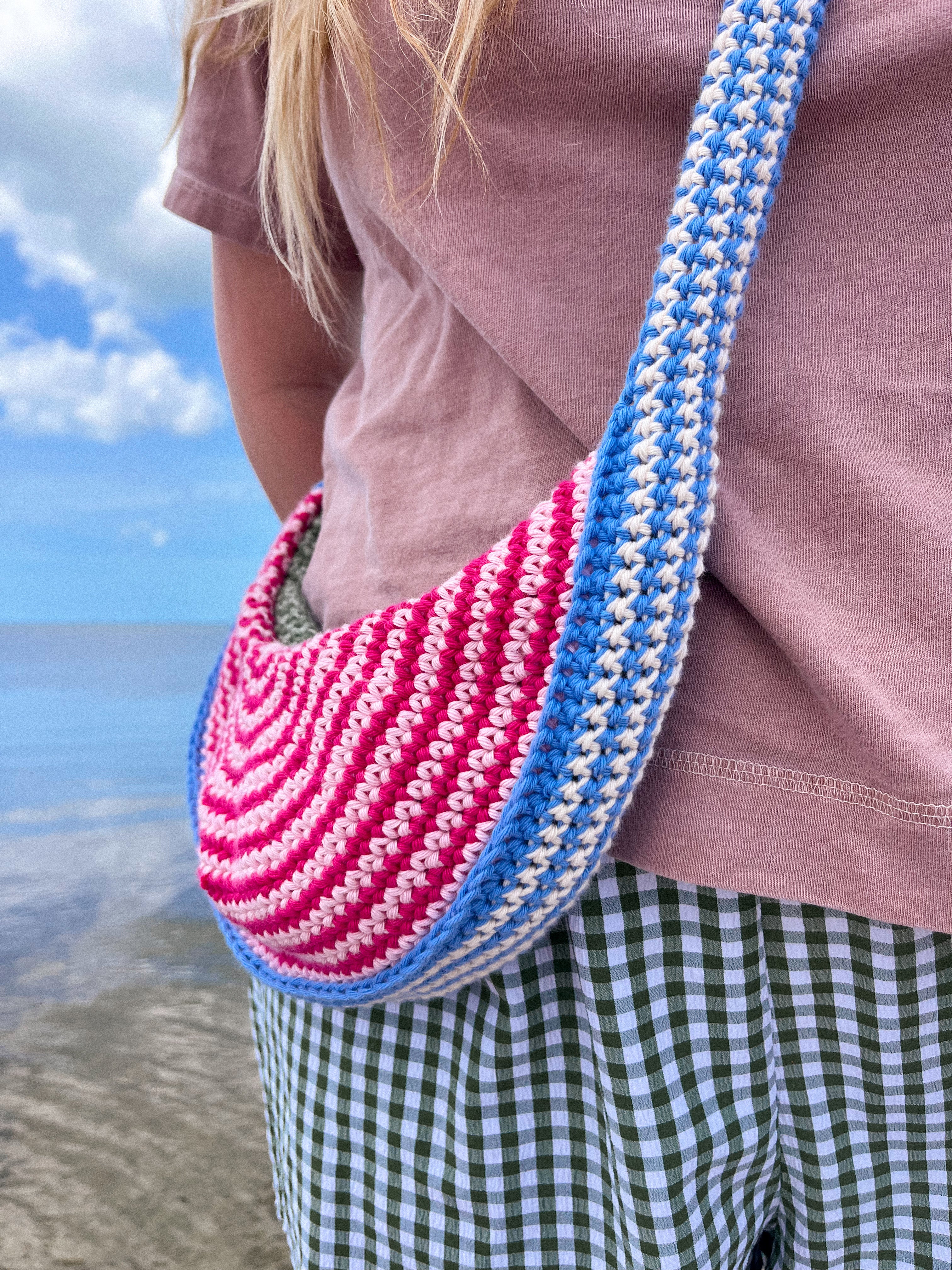 Crochet Crescent Crossbody Bag | Yarn Weight 6 🌙 | Advanced Beginner Crochet Pattern