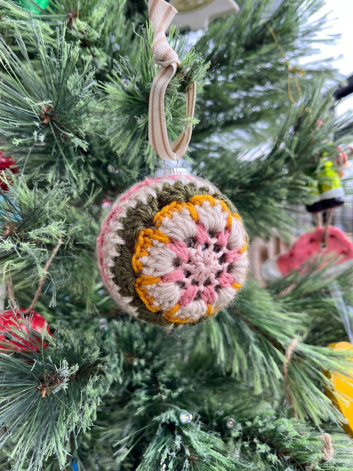 Crochet Granny Pedal Ornaments | Crochet Christmas Ornament