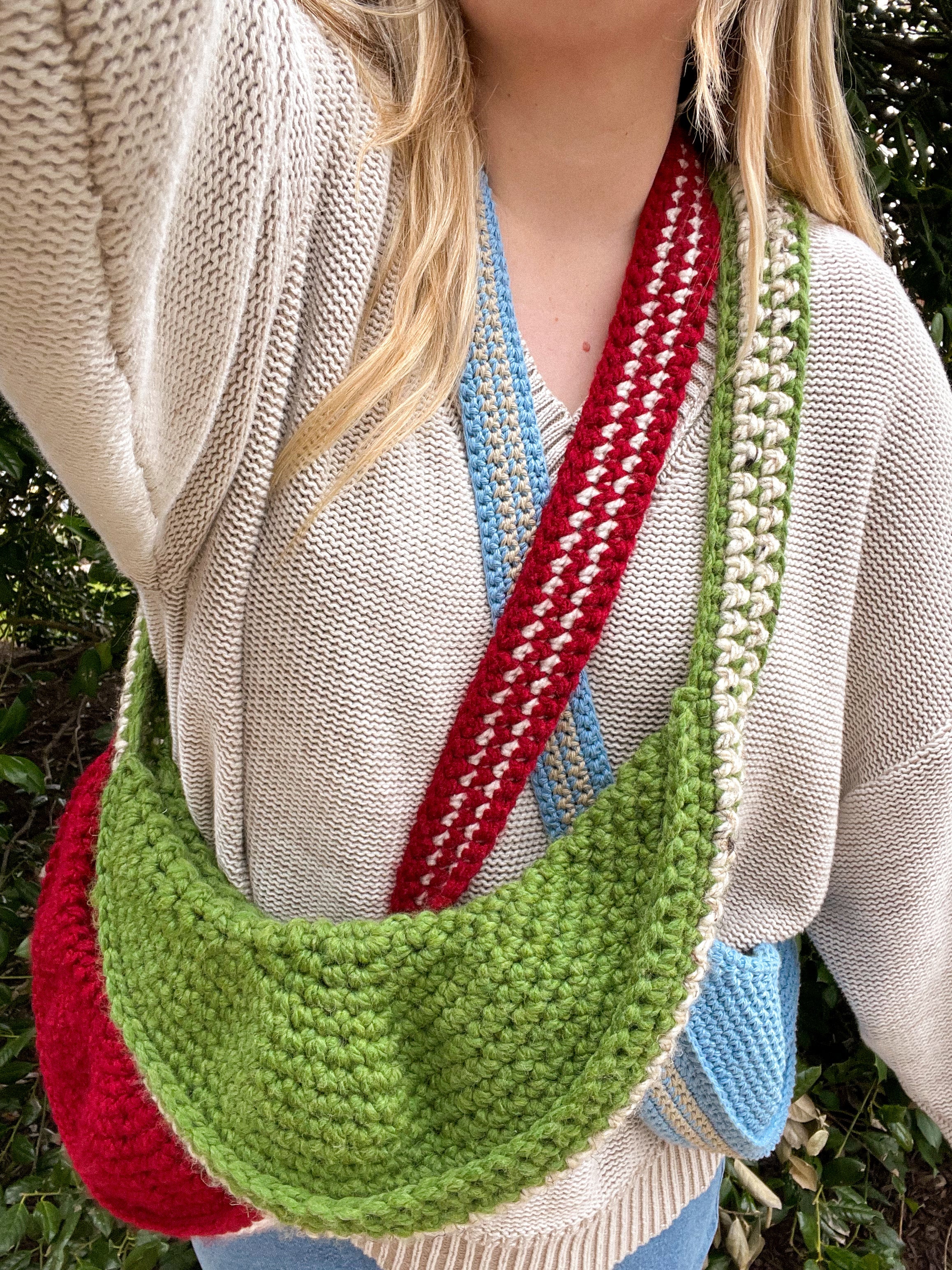 Crochet Crescent Crossbody Bag | Yarn Weight 6 🌙 | Advanced Beginner Crochet Pattern