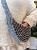 crochet crescent crossbody bag | with snap closure
